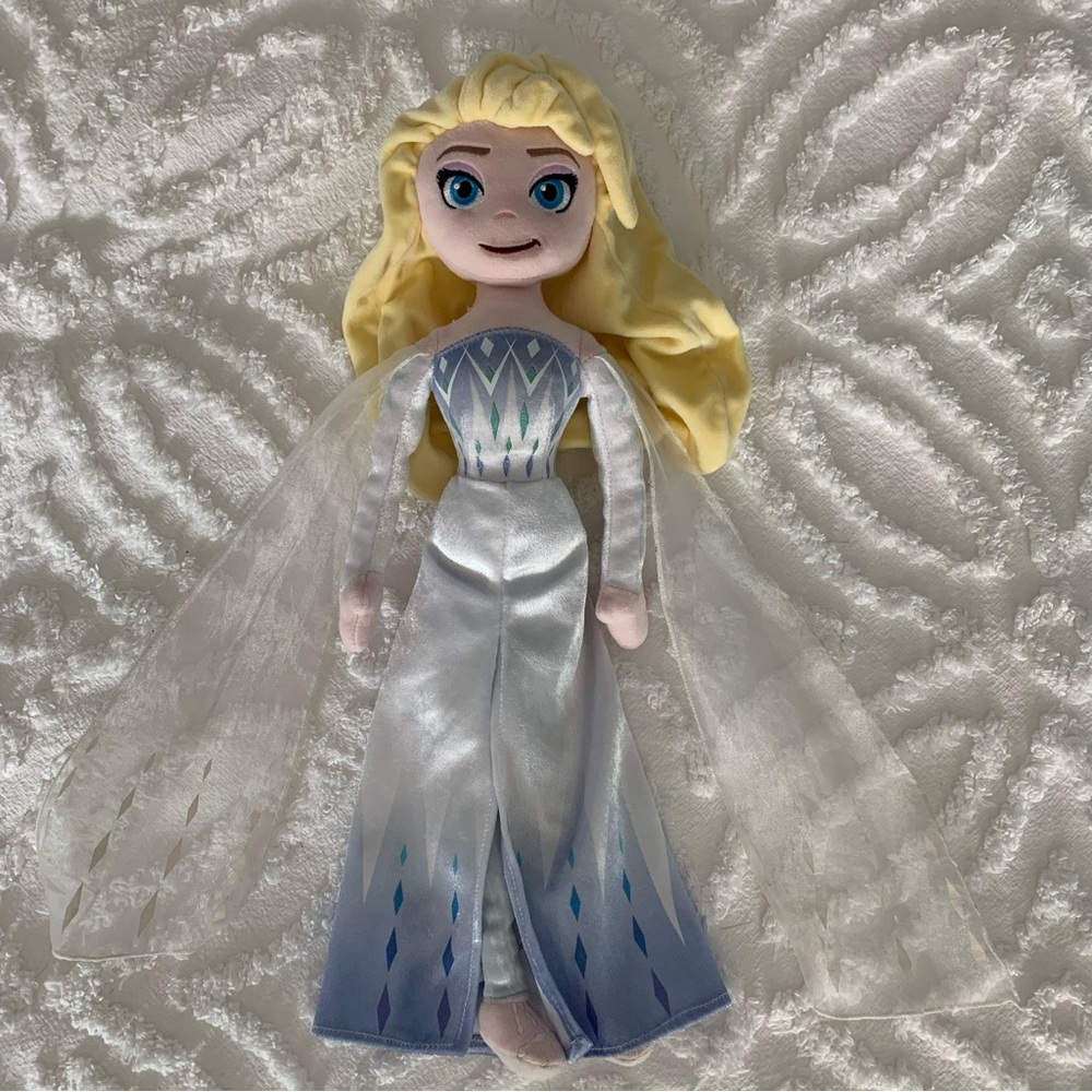 DISNEY STORE Frozen 2 Elsa plush 18" doll toy